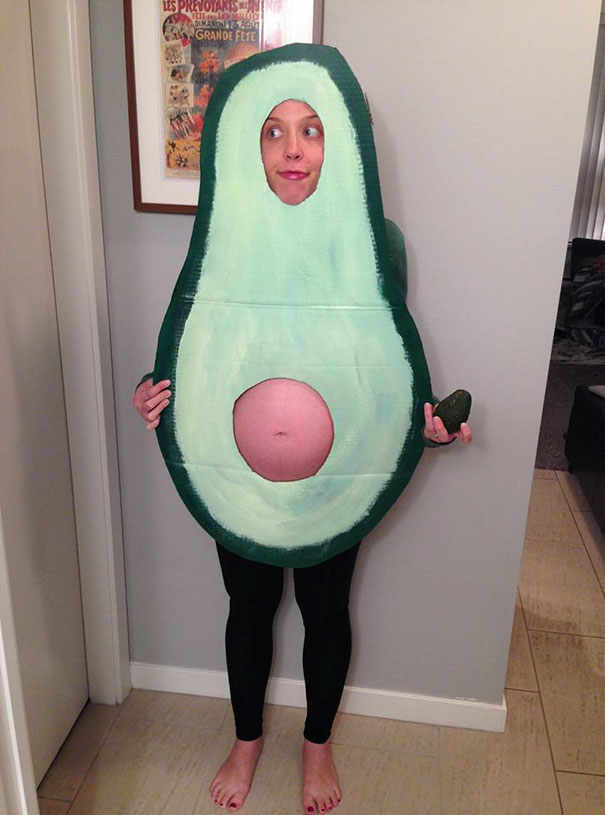 Halloweensky kostým pre tehotné Avokádo